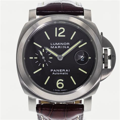 Panerai Luminor Marina, Panerai PAM 240 .